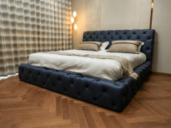 面临家居市场对个性化、质量化取全流程办事的